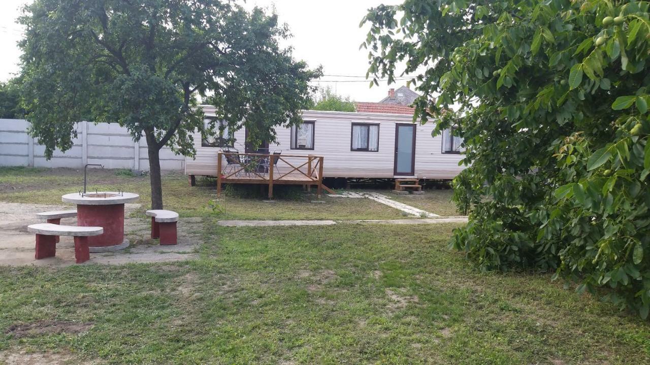 Kupai Apartman Apartment Tiszaujvaros Ngoại thất bức ảnh